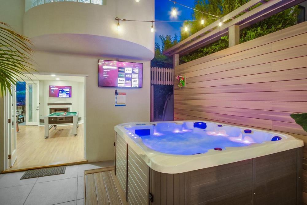 Casa Blanca-ultimate Getaway: Spa, Game Rooms, Firepit, Views * San Diego